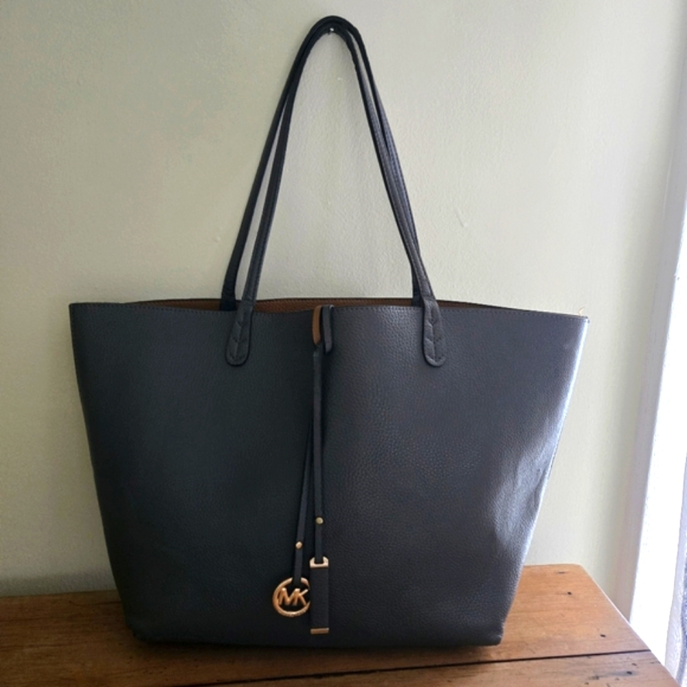 Michael Kors Reversible Blue and Brown Tote Bag with Sophisticated Design